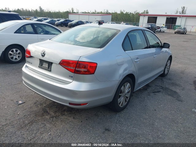3VWLA7AJXFM201594 Volkswagen Jetta 2.0l Tdi Se