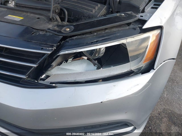 3VWLA7AJXFM201594 Volkswagen Jetta 2.0l Tdi Se