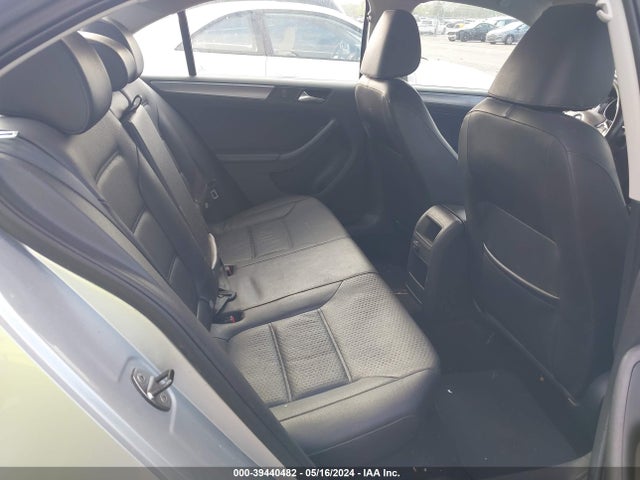 3VWLA7AJXFM201594 Volkswagen Jetta 2.0l Tdi Se