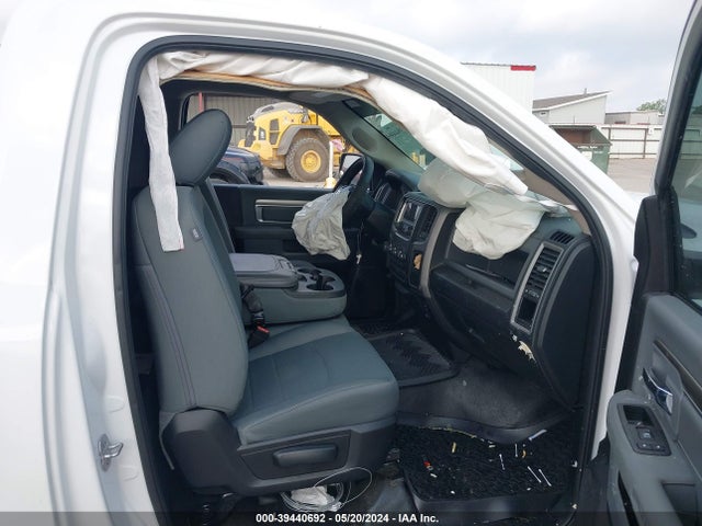 3C6JR6DT0JG195135 RAM 1500 Tradesman Regular Cab 4x2 8' Box