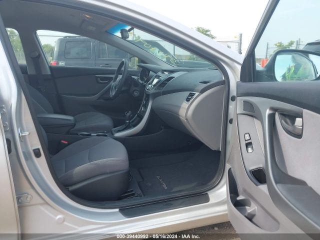 5NPDH4AE1GH727236 Hyundai ELANTRA SE