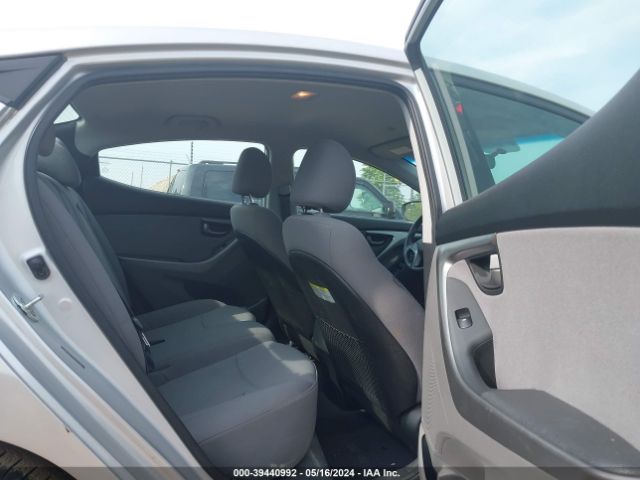 5NPDH4AE1GH727236 Hyundai ELANTRA SE