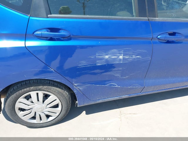 Honda FIT LX 2016 JHMGK5H53GX002007 Image 12