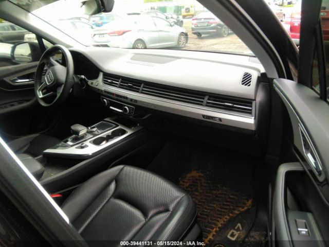 WA1LHAF77KD042932 Audi Q7 45 Premium