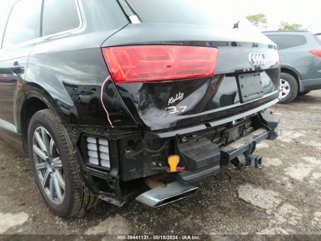 WA1LHAF77KD042932 Audi Q7 45 Premium