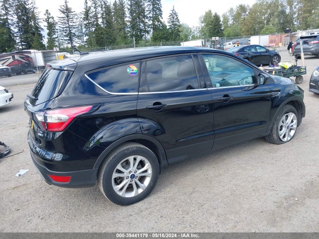 Ford ESCAPE SE 2017 1FMCU9GD2HUE98328 Image 4