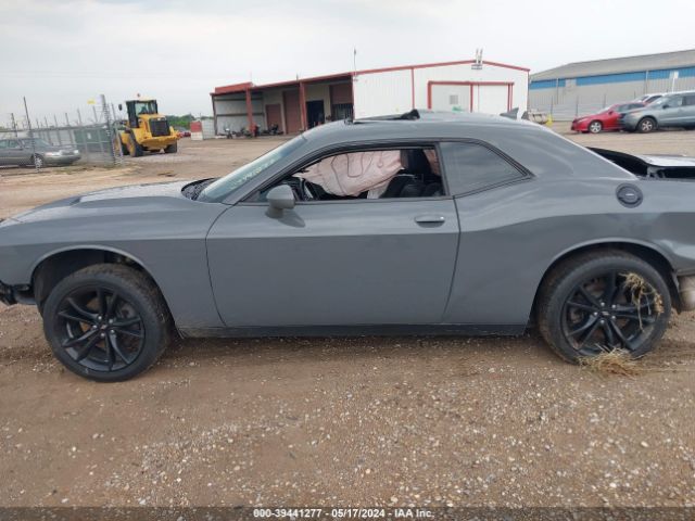 2C3CDZAG4JH310509 Dodge Challenger Sxt Plus