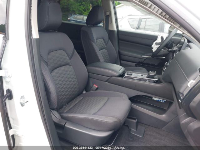 5N1DR3BC1RC232209 Nissan Pathfinder Sv 4wd