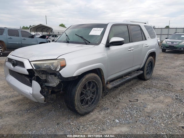 Toyota 4RUNNER SR5 2016 JTEZU5JRXG5124520 Image 2