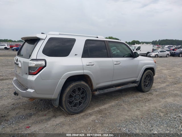 Toyota 4RUNNER SR5 2016 JTEZU5JRXG5124520 Image 4