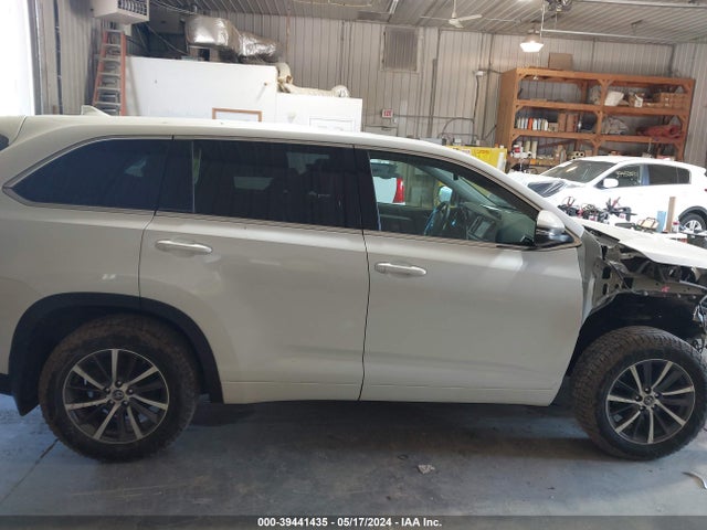 Toyota Highlander Xle 2017 5TDJZRFH1HS453600 Image 13