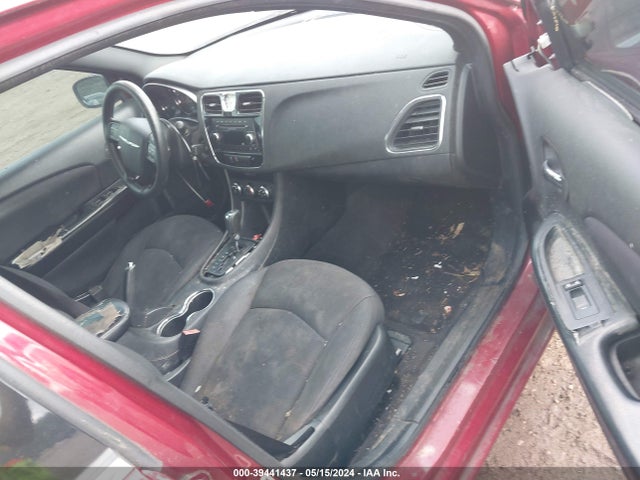 1C3CCBAB8EN170511 Chrysler 200 LX