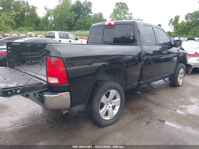 1C6RR7GG8JS319572 RAM 1500 Slt Quad Cab 4x4 6'4 Box