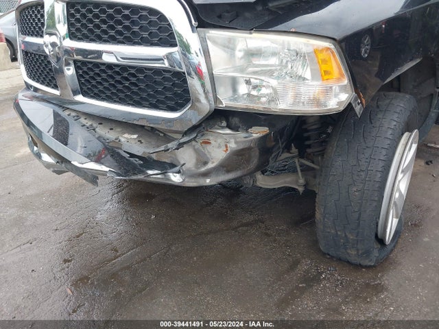 1C6RR7GG8JS319572 RAM 1500 Slt Quad Cab 4x4 6'4 Box
