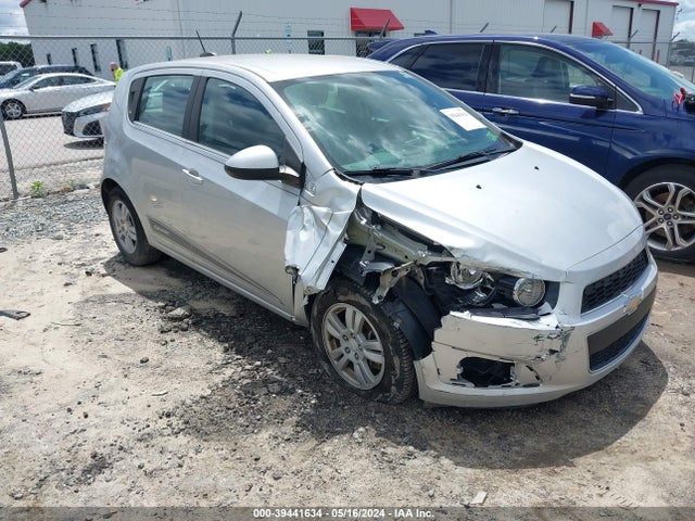 Chevrolet Sonic Lt Auto 2015 1G1JC6SH9F4147817 main image