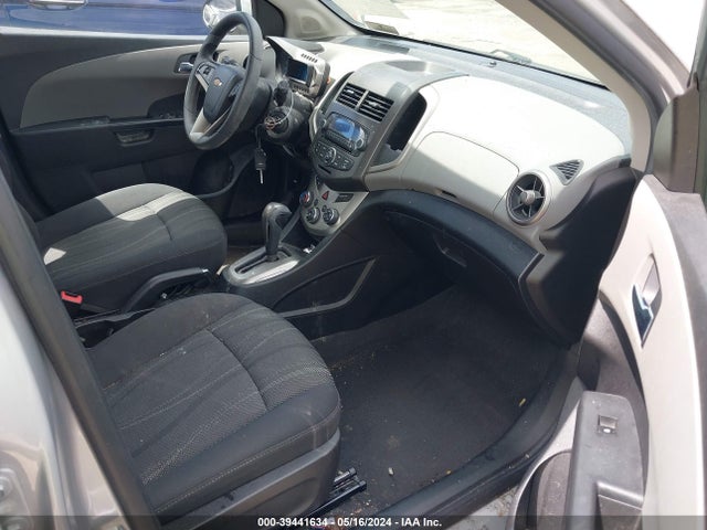 Chevrolet Sonic Lt Auto 2015 1G1JC6SH9F4147817 Image 5