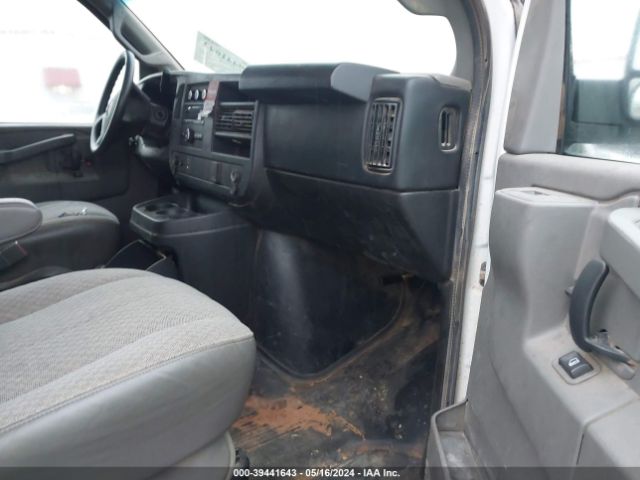 1GTW7AFF8G1903105 GMC Savana 2500 Work Van