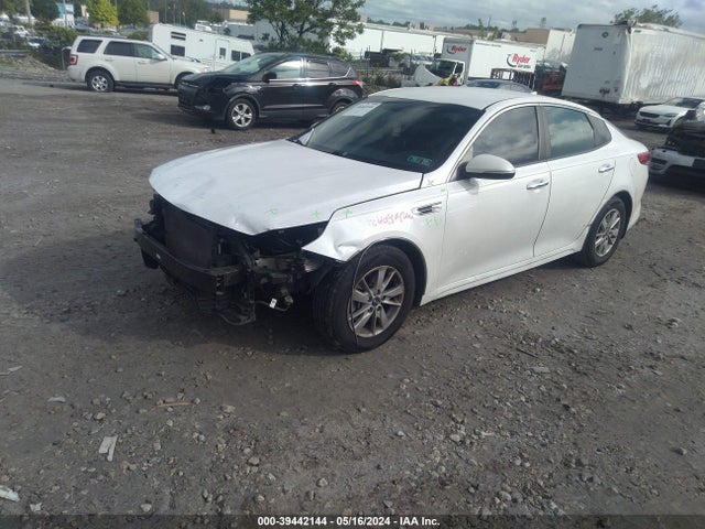 KIA Optima Lx 2016 KNAGT4L33G5101238 Image 2