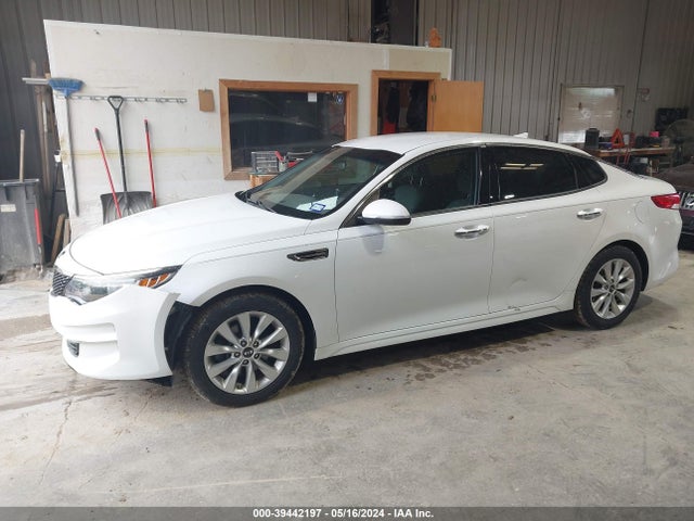 KIA OPTIMA EX 2018 5XXGU4L32JG227061 Image 2