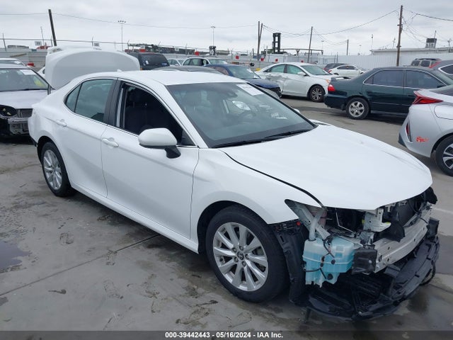 Toyota CAMRY LE 2020 4T1C11AK0LU866063 main image