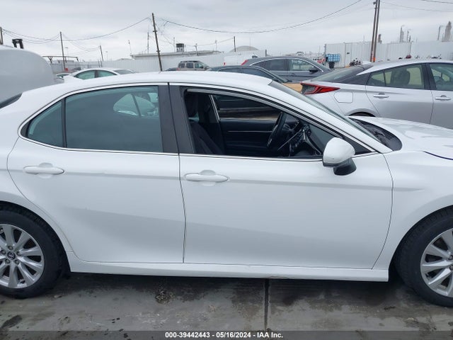 Toyota CAMRY LE 2020 4T1C11AK0LU866063 Image 14