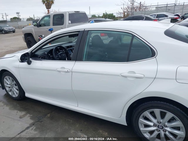Toyota CAMRY LE 2020 4T1C11AK0LU866063 Image 15