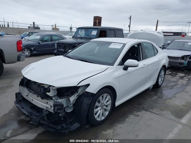 Toyota CAMRY LE 2020 4T1C11AK0LU866063 Image 2