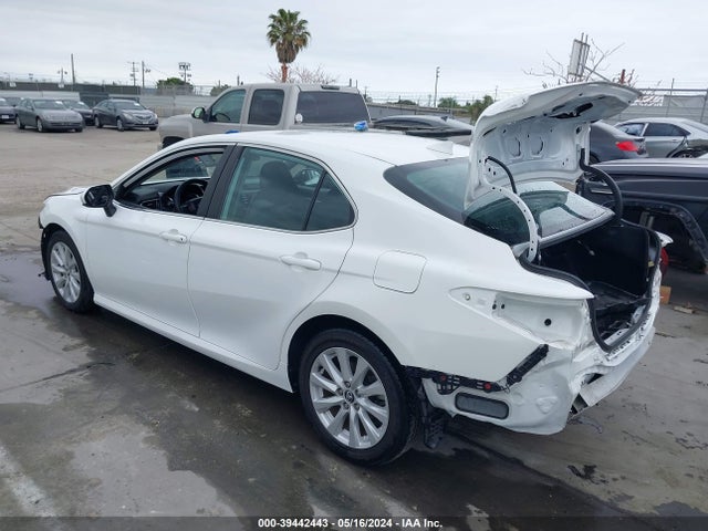 Toyota CAMRY LE 2020 4T1C11AK0LU866063 Image 3