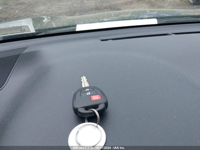Toyota RAV4 LE 2018 2T3BFREV3JW832011 Image 11