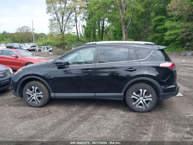 Toyota RAV4 LE 2018 2T3BFREV3JW832011 Image 14