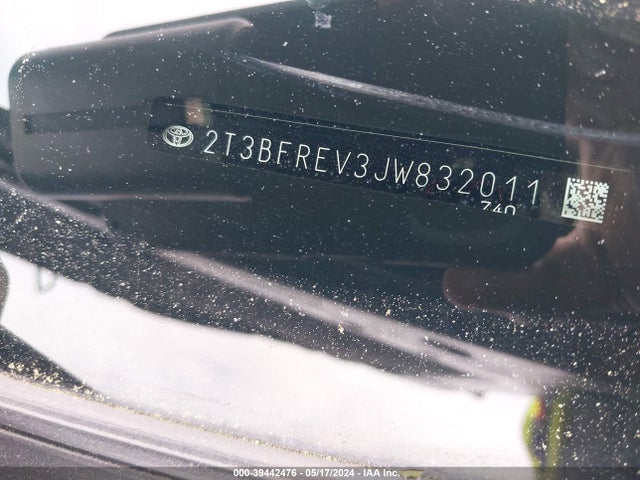 Toyota RAV4 LE 2018 2T3BFREV3JW832011 Image 17