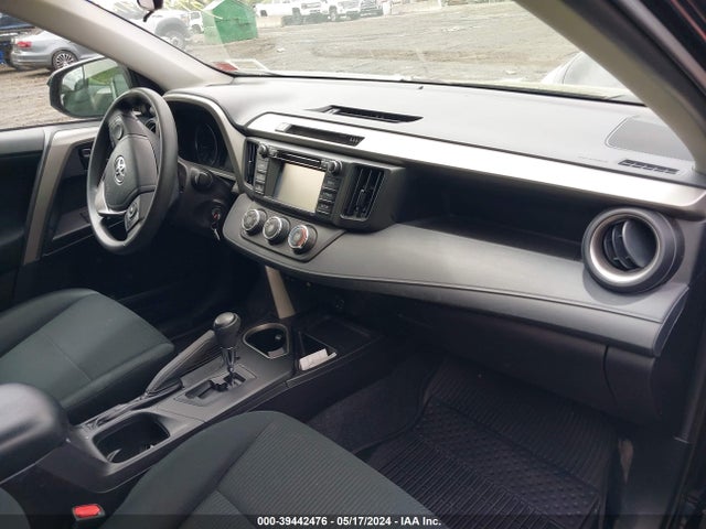 Toyota RAV4 LE 2018 2T3BFREV3JW832011 Image 5