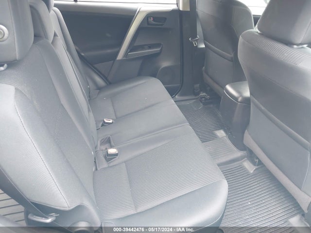 Toyota RAV4 LE 2018 2T3BFREV3JW832011 Image 8