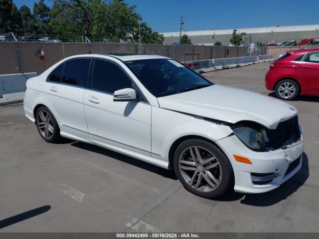 2014 Mercedes-benz C 250 Luxury/sport მანქანა იყიდება აუქციონზე, vin: WDDGF4HB8EA932349, აუქციონის ნომერი: 39442495