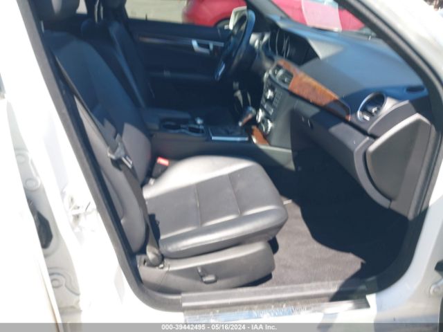 WDDGF4HB8EA932349 Mercedes-Benz C 250 Luxury/sport