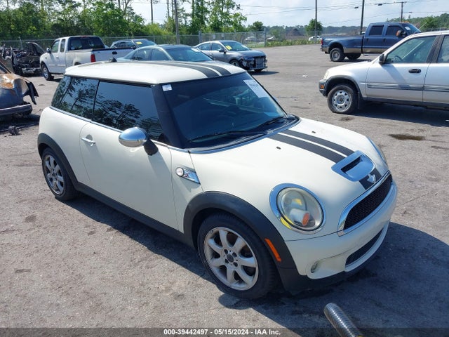 2007 MINI COOPER S WMWMF73507TL91849 Photo 0