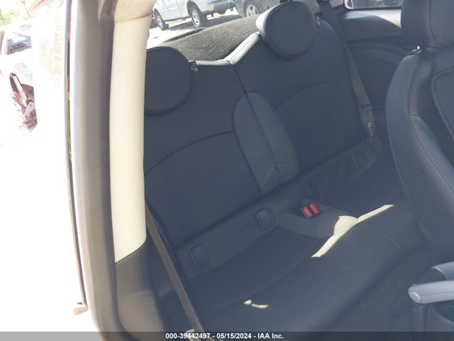 2007 MINI COOPER S WMWMF73507TL91849 Photo 7