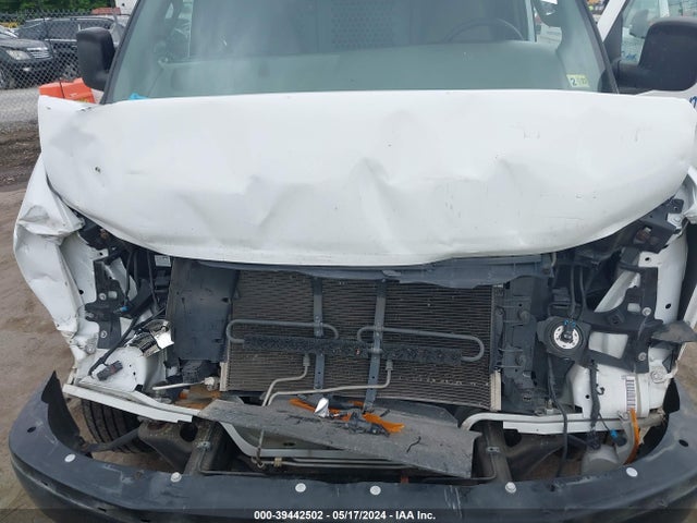 Chevrolet Express 2500 Work Van 2018 1GCWGAFG2J1311845 Image 10