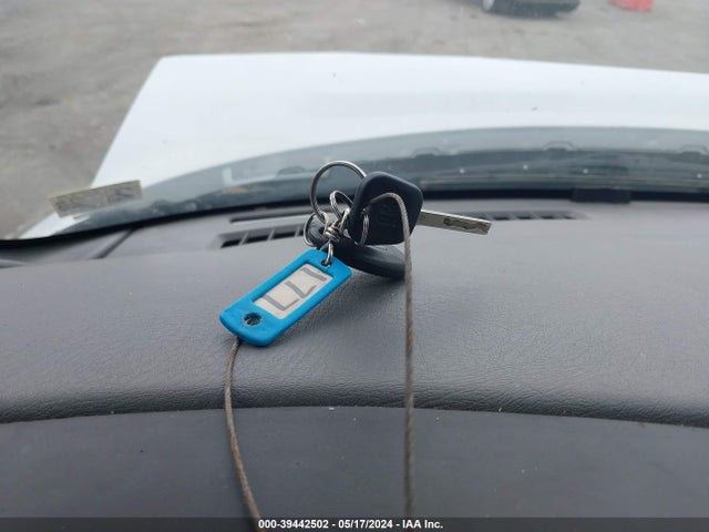 Chevrolet Express 2500 Work Van 2018 1GCWGAFG2J1311845 Image 11