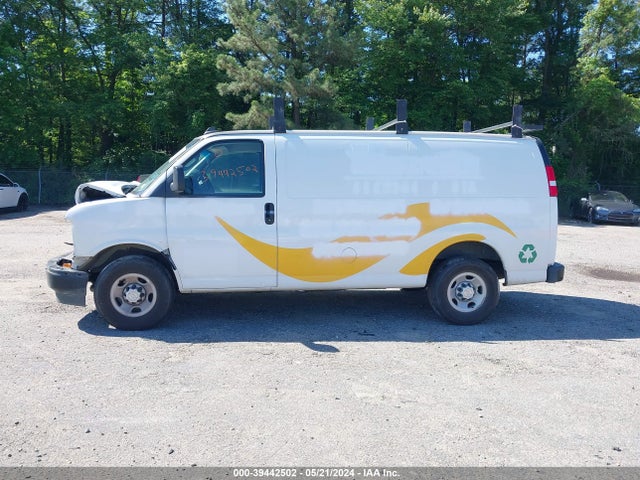 Chevrolet Express 2500 Work Van 2018 1GCWGAFG2J1311845 Image 14