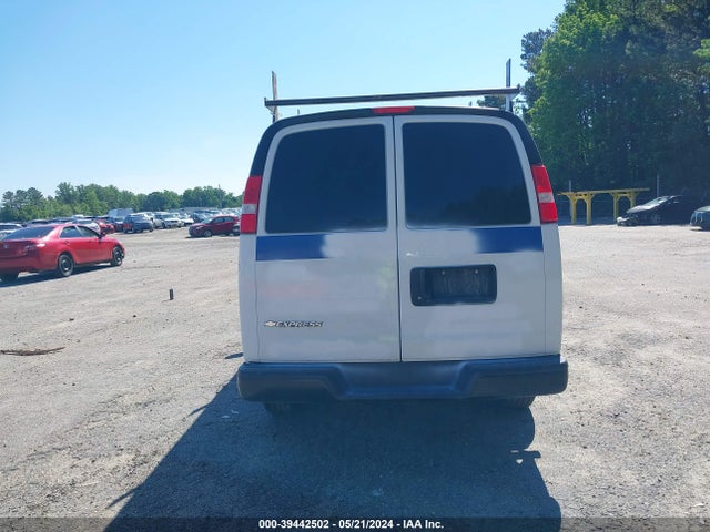 Chevrolet Express 2500 Work Van 2018 1GCWGAFG2J1311845 Image 16