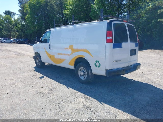 Chevrolet Express 2500 Work Van 2018 1GCWGAFG2J1311845 Image 3