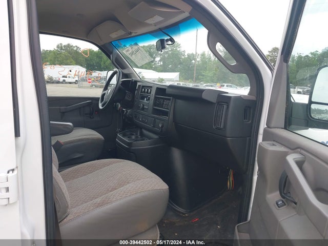 Chevrolet Express 2500 Work Van 2018 1GCWGAFG2J1311845 Image 5