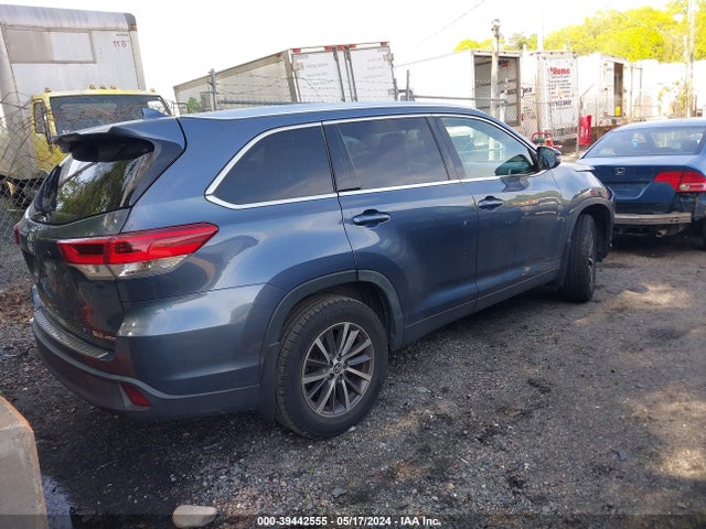 Toyota Highlander Xle 2019 5TDJZRFH4KS953824 Image 4