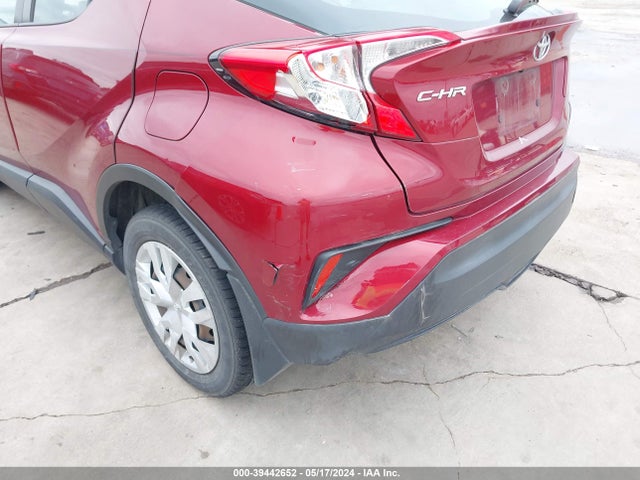 Toyota C-HR LE 2019 NMTKHMBX8KR090340 Image 17