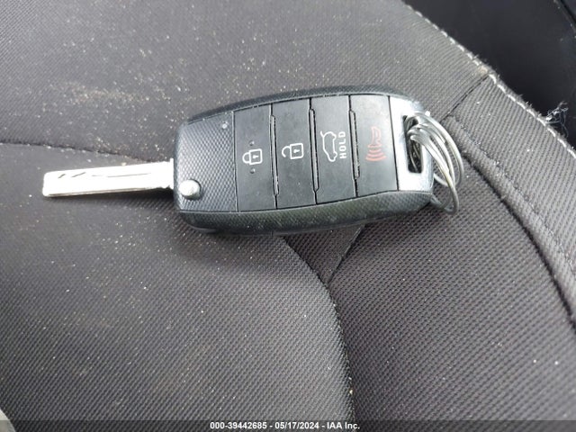 KIA Soul 2016 KNDJN2A2XG7330246 Image 11