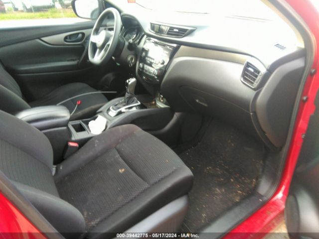 JN1BJ1CPXJW180139 Nissan Rogue Sport S