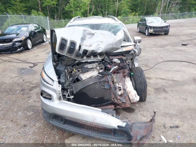 1C4PJLCB5GW149196 Jeep Cherokee Latitude
