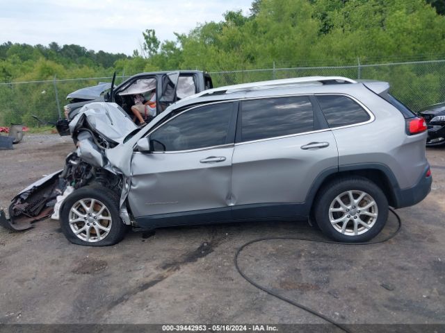 1C4PJLCB5GW149196 Jeep Cherokee Latitude