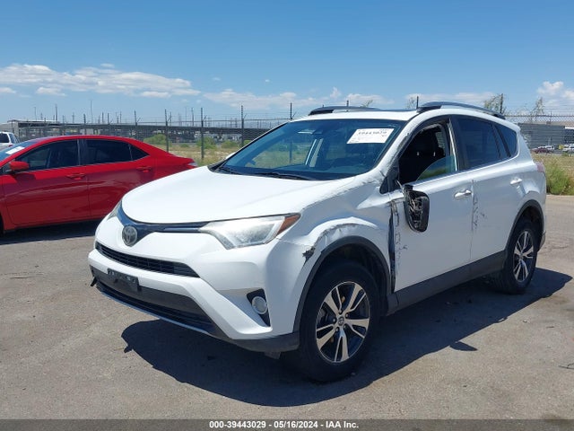 Toyota Rav4 Xle 2018 2T3RFREV6JW791226 Image 2